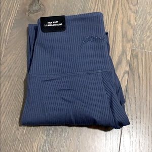 UNWORN XS Blue High-Waisted 7/8 Ankle Leggings